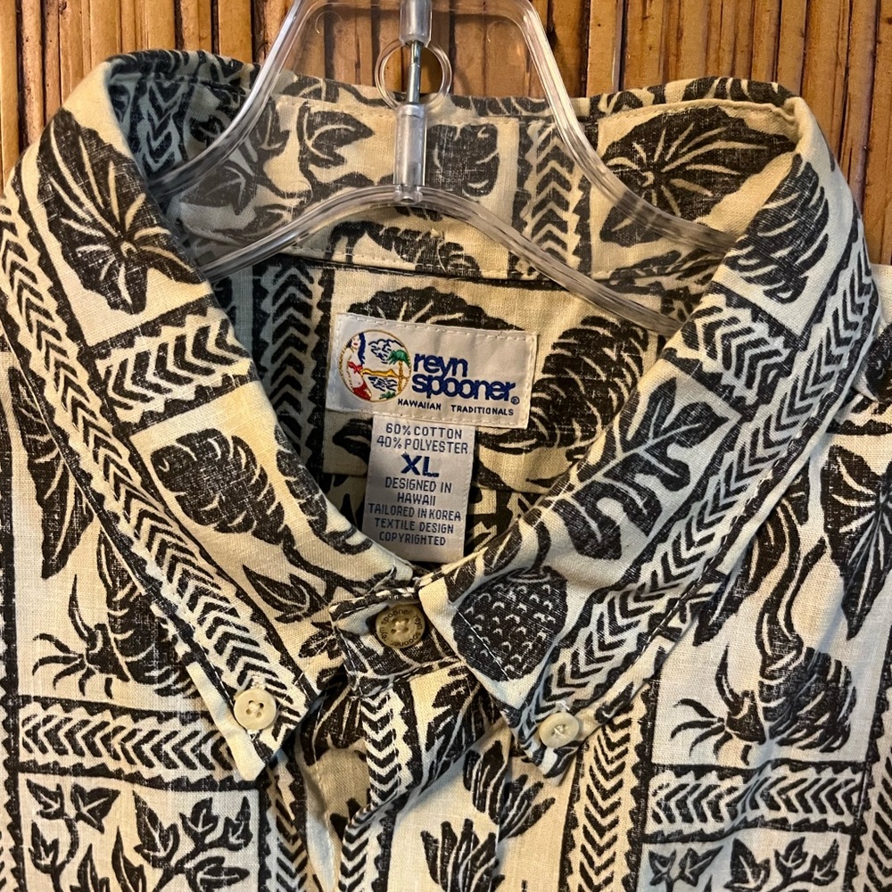Reyn Spooner vintage Hawaiian buttoned down aloha shirt